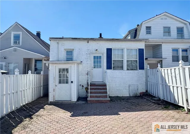Photo 2 of Single family home for sale at 344 Arnold Ave, Perth Amboy, NJ 08861 | MLS# 2661685M | Listing updated on 2026-06-22