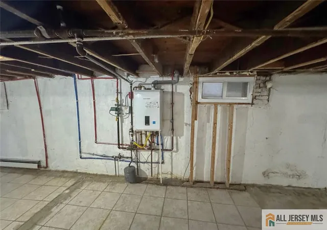 Photo 3 of Single family home for sale at 344 Arnold Ave, Perth Amboy, NJ 08861 | MLS# 2661685M | Listing updated on 2026-06-22