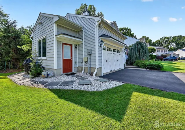 4th image of 111 Szymanski Dr, Spotswood, NJ 08884 | MLS# 2701068R