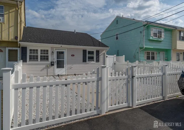 2nd image of 30 30 Warren St, Carteret, NJ 07008 | MLS# 2701406R