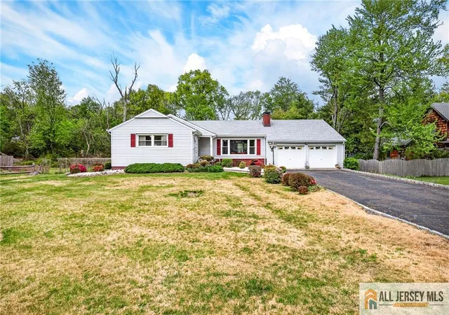 Photo 3 of Single family home for sale at 40 Grove St, Piscataway, NJ 08854 | MLS# 2661926M | Listing updated on 2026-08-20