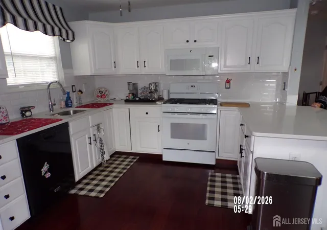 4th image of 401 Harvest Ln, Monmouth Junction, NJ 08852 | MLS# 2701713R