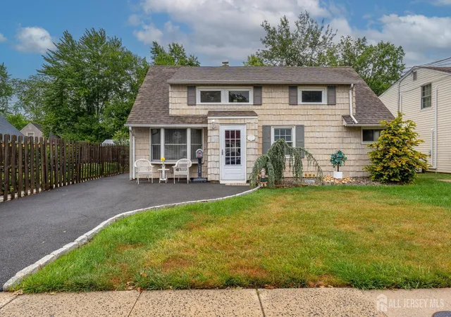 Homes for sale in Iselin, NJ | 172 Elizabeth Ave, Iselin, NJ 08830 | MLS# 2617092R