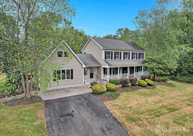 Photo 4 of Single family home for sale at 526 County Rd #579, Raritan, NJ 08551 | MLS# 2609095R | Listing updated on 2026-08-12