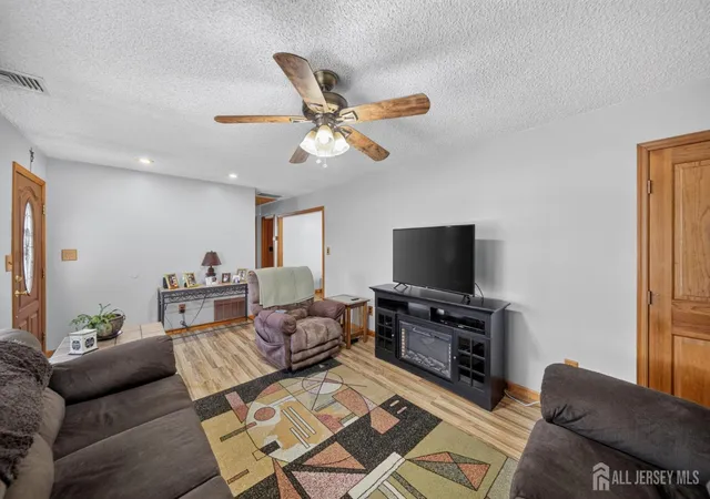 5th image of 73 Ash St, Carteret, NJ 07008 | MLS# 2702260R