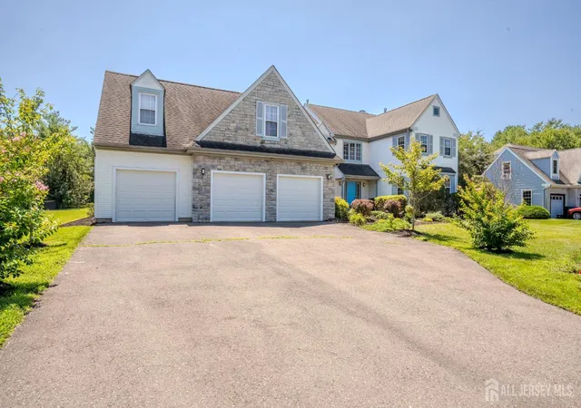 Photo 1 of Single family home for sale at 37 Kinglet Dr, Cranbury, NJ 08512 | MLS# 2700710R | Listing updated on 2026-08-26