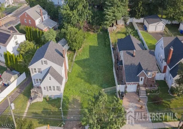 Photo 3 of Single family home for sale at 272 Beechwood Ave, Union, NJ 07083 | MLS# 2702818R | Listing updated on 2026-08-16