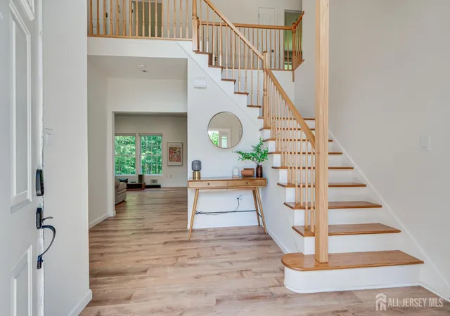 3rd image of 18 Mayercik Ct, Edison, NJ 08820 | MLS# 2617806R