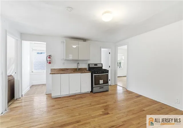 Homes for sale in New Brunswick, NJ | 15 S Ward St, New Brunswick, NJ 08901 | MLS# 2661970M