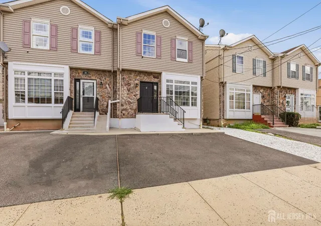 3rd image of 8 Somerset St, Carteret, NJ 07008 | MLS# 2703519R