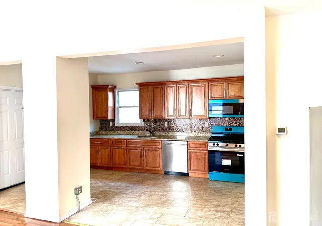 Homes for sale in Carteret, NJ | 613 Roosevelt Ave, Carteret, NJ 07008 | MLS# 2602935R