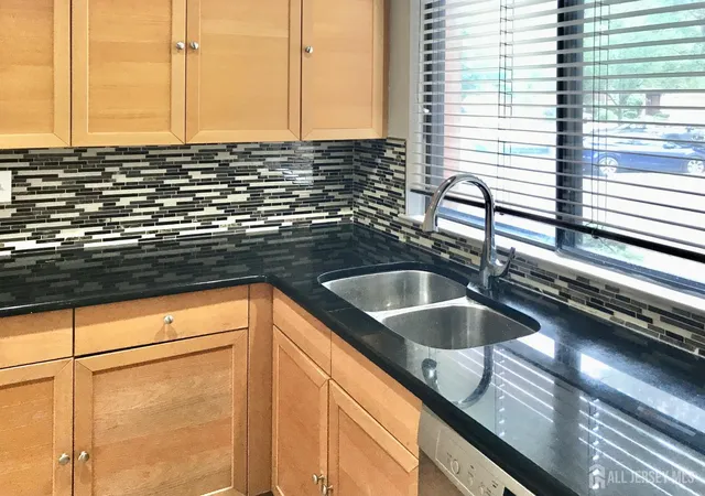 5th image of 251 Sayre Dr, Plainsboro, NJ 08540 | MLS# 2613962R