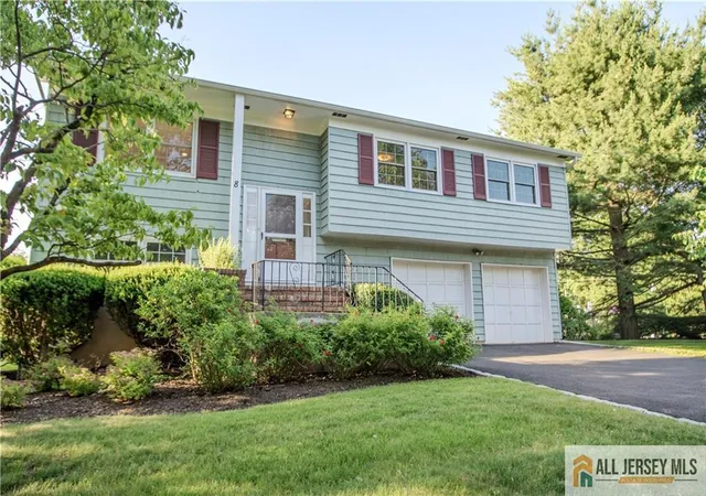 Homes for sale in Metuchen, NJ | 8 Windy Hill Rd, Metuchen, NJ 08840 | MLS# 2770031M