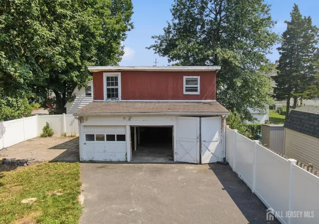 Photo 4 of Single family home for sale at 443 Dunellen Ave, Dunellen, NJ 08812 | MLS# 2702909R | Listing updated on 2026-09-24