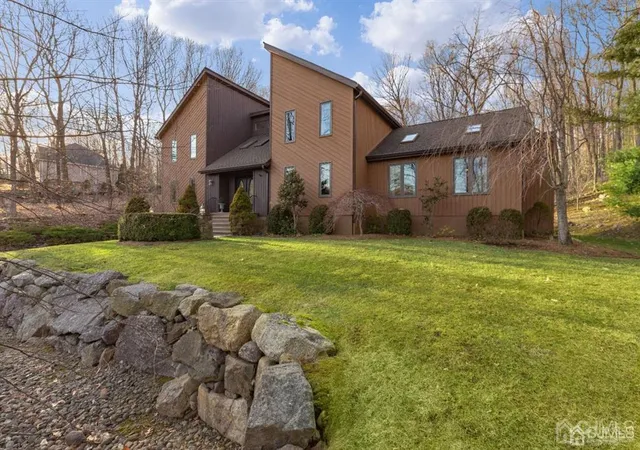 Photo 2 of Single family home for sale at 36 Tower Hl Ln Se, Kinnelon, NJ 07405 | MLS# 2211196R | Listing updated on 2023-09-12