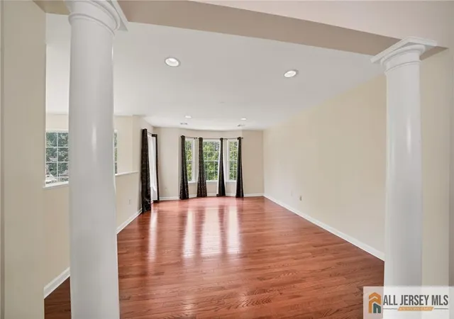 3rd image of 157 Forest Dr #157, Piscataway, NJ 08854 | MLS# 2662216M