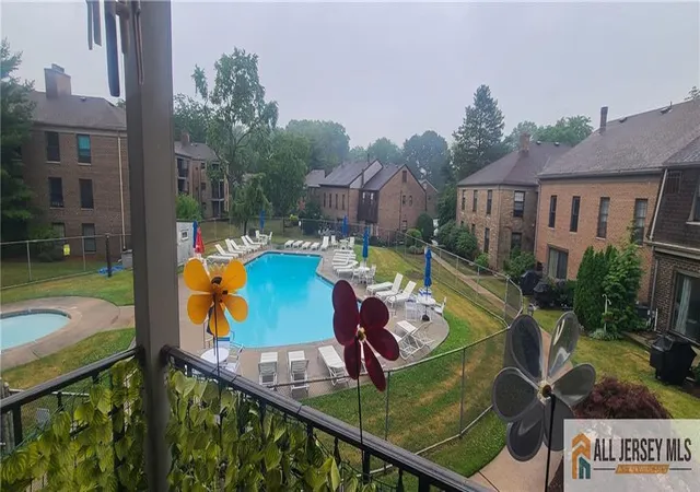 Homes for sale in Iselin, NJ | 323 Gill Ln #12R, Iselin, NJ 08830 | MLS# 2662340M