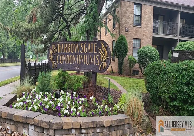 Homes for sale in Iselin, NJ | 323 Gill Ln #12R, Iselin, NJ 08830 | MLS# 2662340M