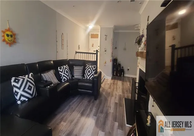 Homes for sale in Iselin, NJ | 323 Gill Ln #12R, Iselin, NJ 08830 | MLS# 2662340M