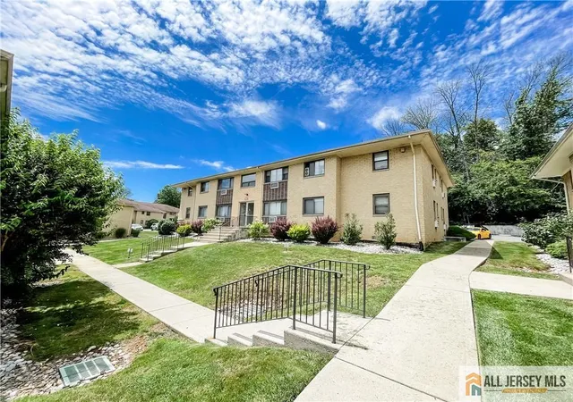 Photo 3 of Condo for sale at 401 US 22 Hwy #B41U8, Plainfield, NJ 07060 | MLS# 2770308M | Listing updated on 2026-08-23