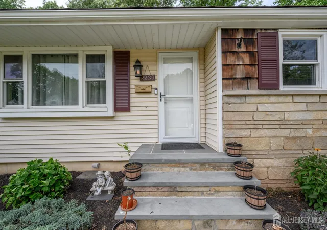 Homes for sale in Scotch Plains, NJ | 2239 Newark Ave, Scotch Plains, NJ 07076 | MLS# 2700513R