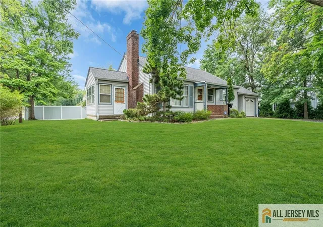 Photo 4 of Single family home for sale at 30 Martin St, Middlesex, NJ 08846 | MLS# 2770191M | Listing updated on 2026-08-24