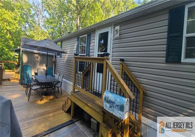 Photo 3 of Manufactured home for sale at 2505 Woodbridge Ave #44L, Edison, NJ 08817 | MLS# 2770062M | Listing updated on 2026-08-18