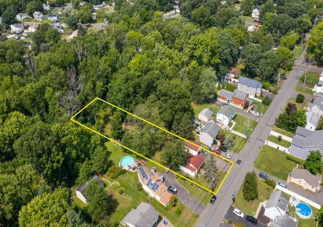 32nd image of 618 Wood Ave, North Brunswick, NJ 08902 | MLS# 2702093R