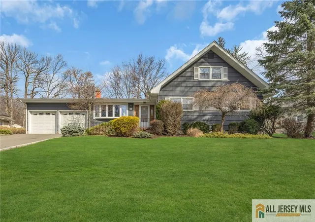 Photo 1 of Single family home for sale at 25 Greenwich Rd, Edison, NJ 08820 | MLS# 2661564M | Listing updated on 2026-04-03