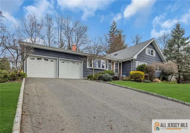 Photo 3 of Single family home for sale at 25 Greenwich Rd, Edison, NJ 08820 | MLS# 2661564M | Listing updated on 2026-04-03