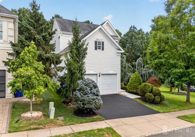 Photo 3 of Single family home for sale at 2 Palisades Rd, Old Bridge, NJ 08857 | MLS# 2703036R | Listing updated on 2026-08-28