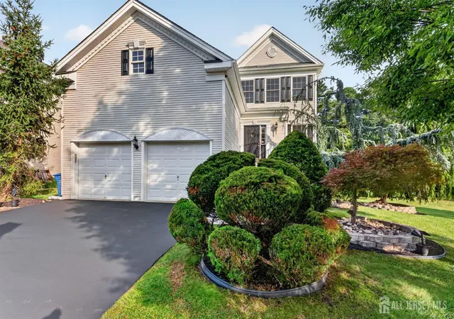 Photo 3 of Single family home for sale at 2 Palisades Rd, Old Bridge, NJ 08857 | MLS# 2703036R | Listing updated on 2026-08-28