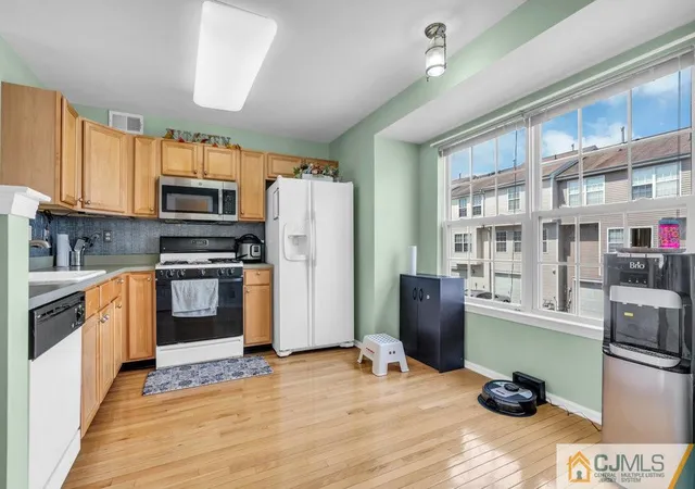 Photo 3 of Townhouse for sale at 139 Giera Ct #125, Parlin, NJ 08859 | MLS# 2354635M | Listing updated on 2024-07-18