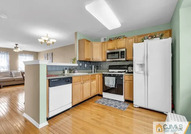 Photo 3 of Townhouse for sale at 139 Giera Ct #125, Parlin, NJ 08859 | MLS# 2354635M | Listing updated on 2024-07-18