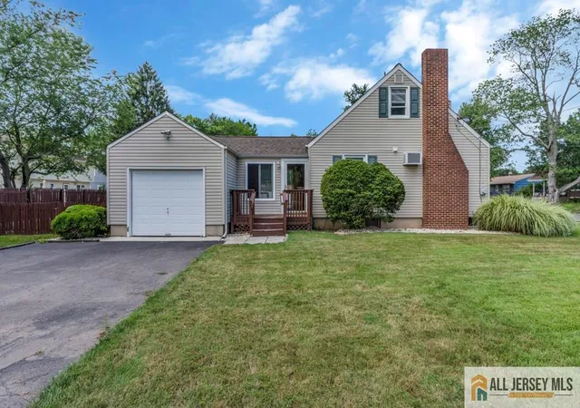 Photo 3 of Single family home for sale at 143 Parker St, Middlesex, NJ 08846 | MLS# 2660164M | Listing updated on 2025-12-09