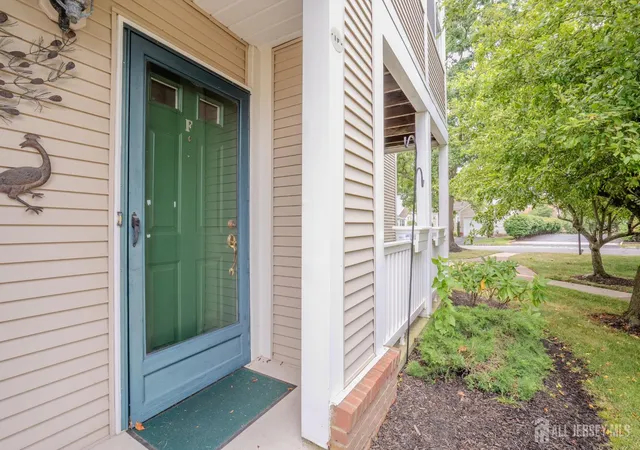 4th image of 1 Rutland Ln, Monroe Township, NJ 08831
