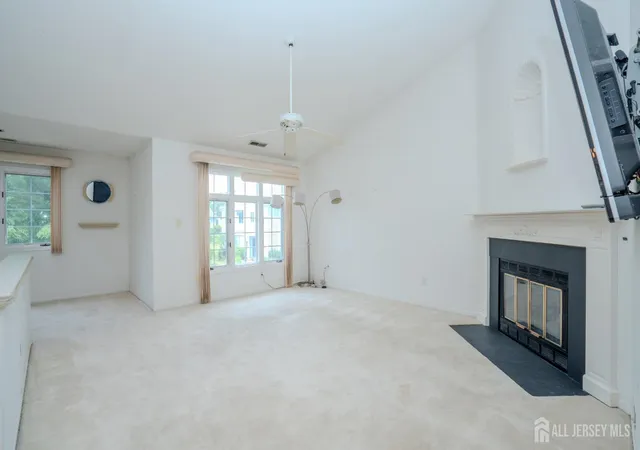 5th image of 1 Rutland Ln, Monroe Township, NJ 08831