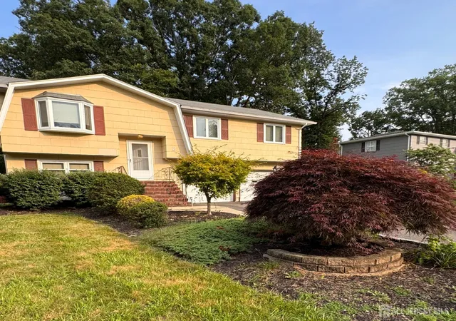 3rd image of 2 Jason Dr, North Brunswick, NJ 08902 | MLS# 2701579R