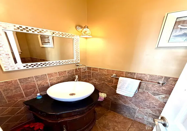 4th image of 33 Livingston Ave, Avenel, NJ 07001 | MLS# 2701629R