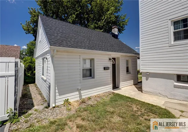 Homes for sale in Fords, NJ | 41 Paul St, Fords, NJ 08863 | MLS# 2662361M