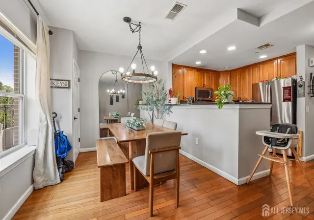 2nd image of 358 Rector St #311, Perth Amboy, NJ 08861 | MLS# 2700991R