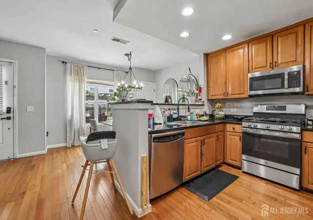 4th image of 358 Rector St #311, Perth Amboy, NJ 08861 | MLS# 2700991R