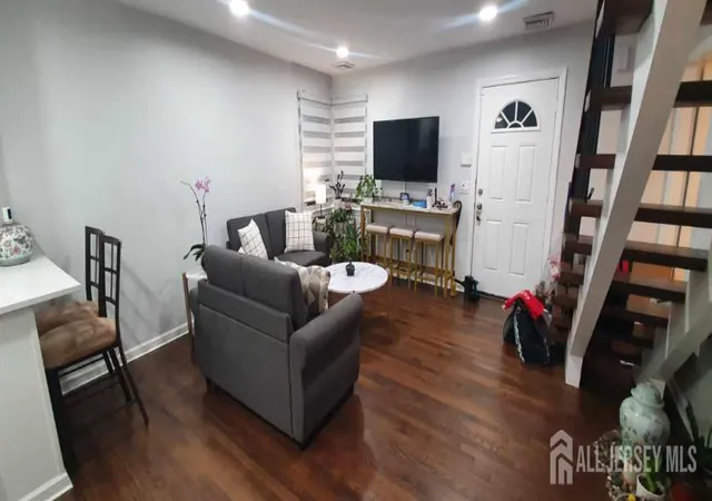 3rd image of 166 166 Lafayette St St, Piscataway, NJ 08854 | MLS# 2701592R