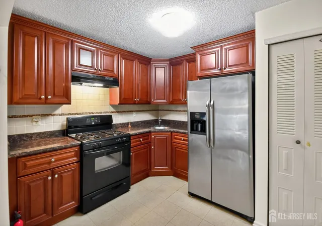1st image of 258 Kempsey Dr, North Brunswick, NJ 08902 | MLS# 2701067R