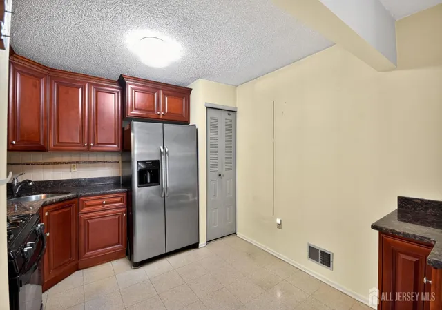 2nd image of 258 Kempsey Dr, North Brunswick, NJ 08902 | MLS# 2701067R