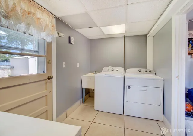 28th image of 60 S Cliff Rd S, Colonia, NJ 07067 | MLS# 2701317R