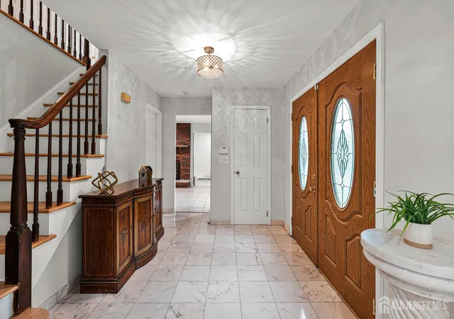 Photo 2 of Single family home for sale at 6 Old Orchard Ct, Hawthorne, NJ 07506 | MLS# 2602776R | Listing updated on 2025-10-22