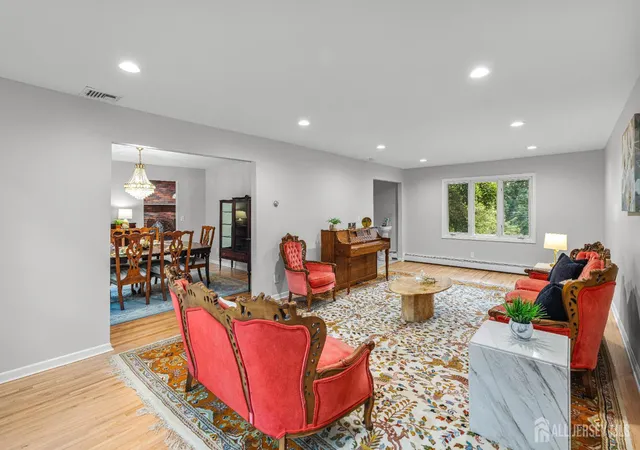 Photo 3 of Single family home for sale at 6 Old Orchard Ct, Hawthorne, NJ 07506 | MLS# 2602776R | Listing updated on 2025-10-22