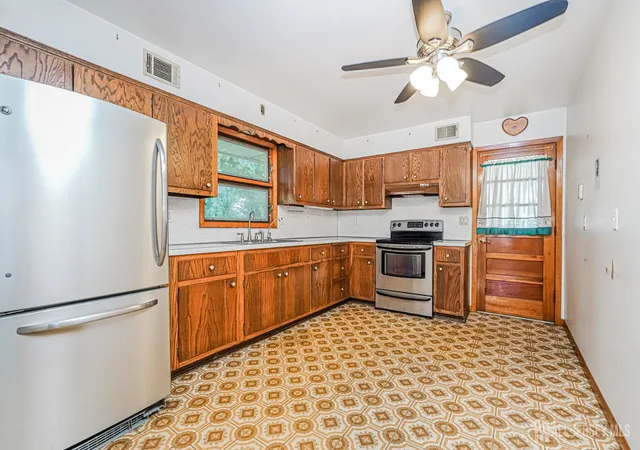 Homes for sale in Edison, NJ | 27 Phoenix Ave, Edison, NJ 08837 | MLS# 2616975R