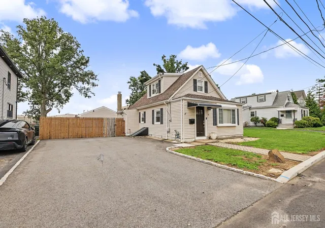 Photo 2 of Single family home for sale at 18 Tappen St, Avenel, NJ 07001 | MLS# 2700837R | Listing updated on 2026-09-25